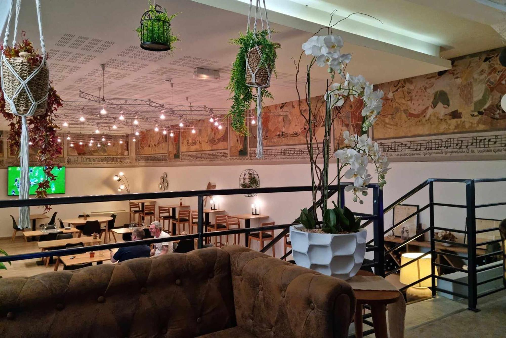 Logis Hotel Schaeffer- Restaurant Le Saint Georges Serrieres (Ardeche) Exterior foto